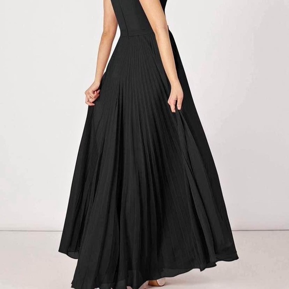 BNWT AZAZIE DRESS 🖤‼️ - Picture 2 of 4